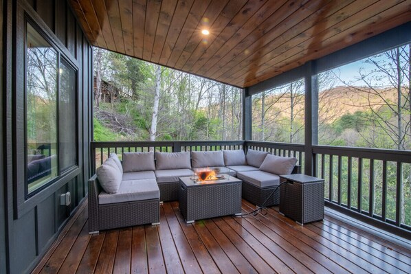 Property grounds - Ruby Ridge - Amazing views, Close to Town, Pet Friendly (Sylva)