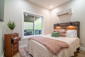 2 bedrooms, free WiFi, bed sheets - Ruby Ridge - Amazing views, Close to Town, Pet Friendly (Sylva)