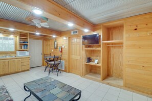 House (1 Bedroom) | Interior