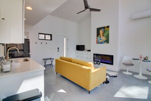 Living area - Mod Tennessee Cabin: 2 Mi to Cummins Falls! (Cookeville)