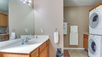Rumah (2 Bedrooms) | Interior