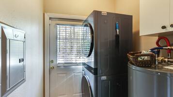 ุงูู
ูุดุฃุฉ ู
ู ุงูุฏุงุฎู