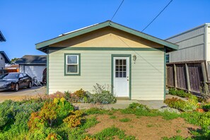 Exterior - Oceano Studio w/ Patio + Fire Pit Near Beaches! (Oceano)