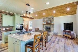 Interior - Riverfront Mountain View Cabin w/ Deck & Grill! (Mountain View)