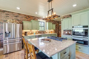 House (2 Bedrooms) | Interior - Riverfront Mountain View Cabin w/ Deck & Grill! (Mountain View)