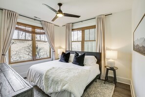 Interior - Dtwn Blowing Rock Condo w/ Private Hot Tub! (Blowing Rock)