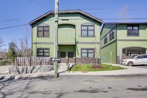 Apartment (3 Bedrooms) | Interior - Dtwn Blowing Rock Condo w/ Private Hot Tub! (Blowing Rock)