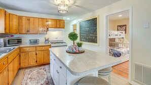 House (4 Bedrooms) | Private kitchen | Coffee/tea maker, microwave, cookware/dishes/utensils, spices - Family Home in Blossvale w/ Oneida Lake Access! (Blossvale)