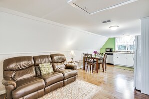 Apartment (2 Bedrooms) | Interior - Aiken Apt w/ Garden-view Balcony: Half-mi to Dtwn! (Aiken)