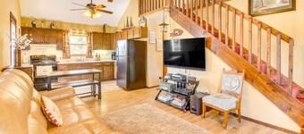 Pet-friendly Byrdstown Cottage w/ Deck & Fire Pit!