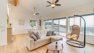 House (3 Bedrooms) | Front of property