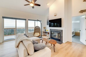 House (3 Bedrooms) | Interior - Lovely Rockaway Beach Home w/ Pacific Ocean Views! (Rockaway Beach)