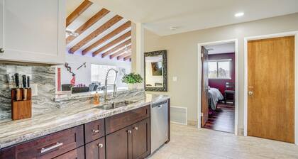 1 Mi to Dtwn: Scenic Prescott Hillside Retreat!