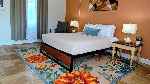 Room - Bonsai - A Modern Motor Court (Rockledge)