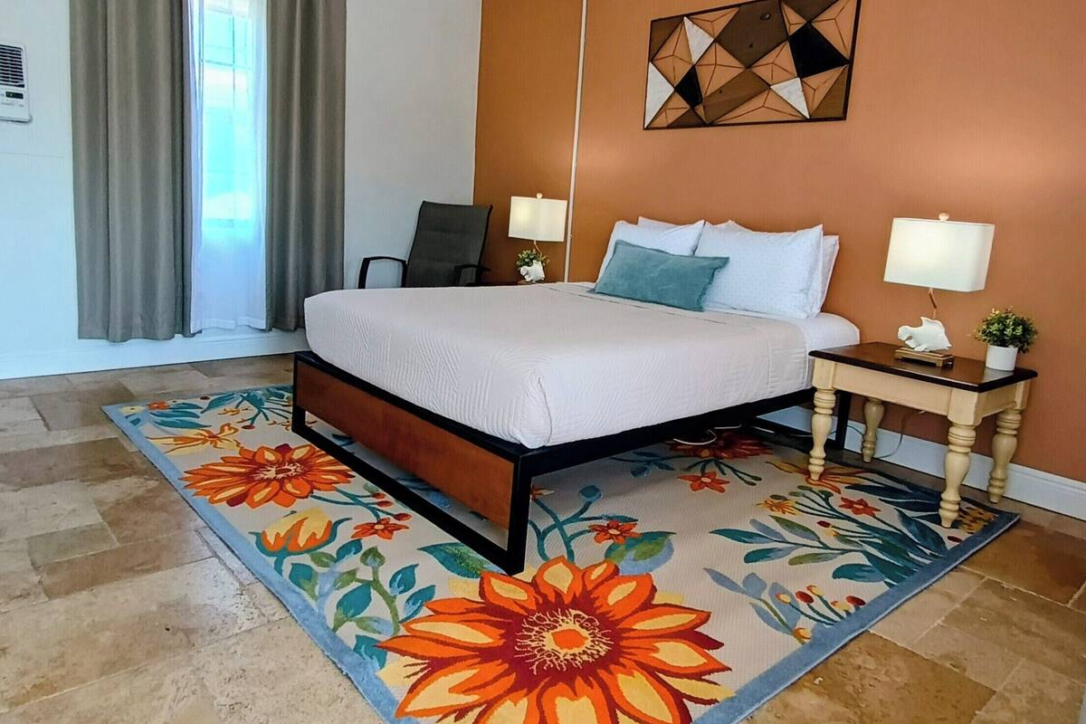 WiFi (free), individually decorated, individually furnished, bed sheets
