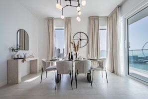 Dining - Elegant 2BR in La Vie, JBR by Deluxe Holiday Homes (Dubai)