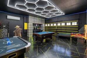 Spielezimmer
