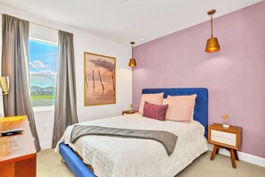 10 bedrooms, desk, iron/ironing board, WiFi - Upstay Lakeside 10BR Home w Pool, Cinema & Games (Kissimmee)