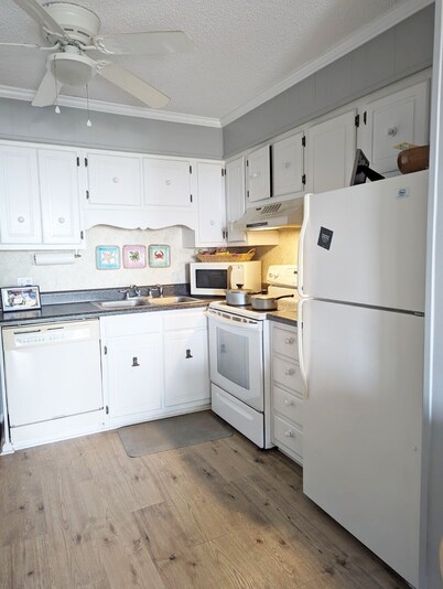 Southwinds F17 3rd Floor Direct Oceanfront