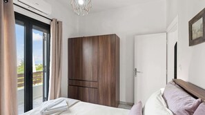 2 chambres, fer et planche à repasser, Wi-Fi, draps fournis