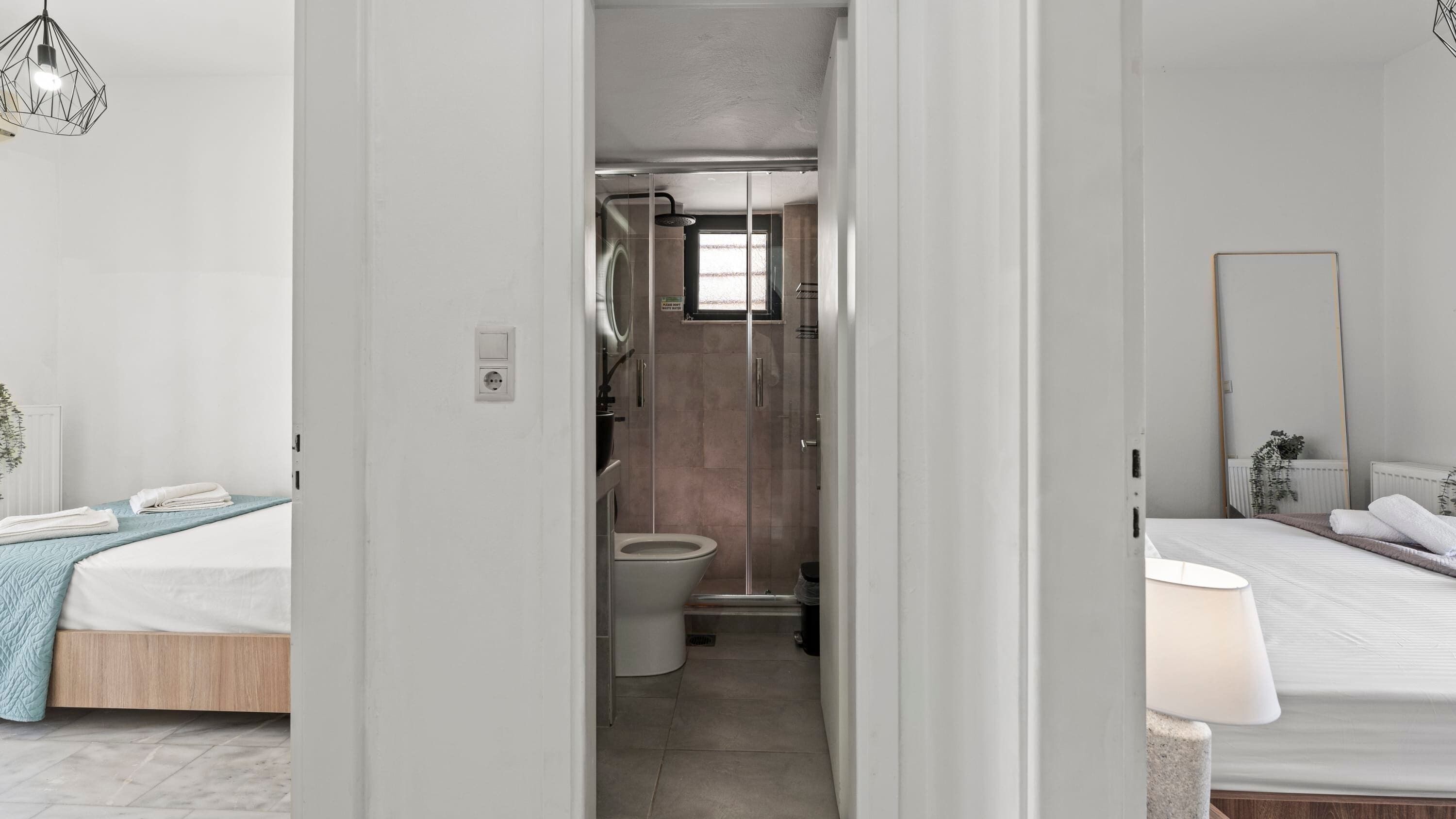 2 chambres, fer et planche à repasser, Wi-Fi, draps fournis