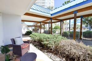 Terrace/patio - Spacious Stylish Condo Steps Away From Resort Pool Deck and Bar! (Destin)