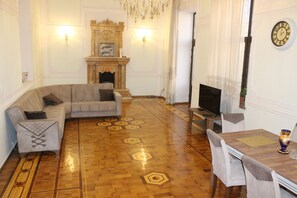 Interior - Spacious Apartment in Baku Center
A great rarity in Baku - in the city center. (Baki)