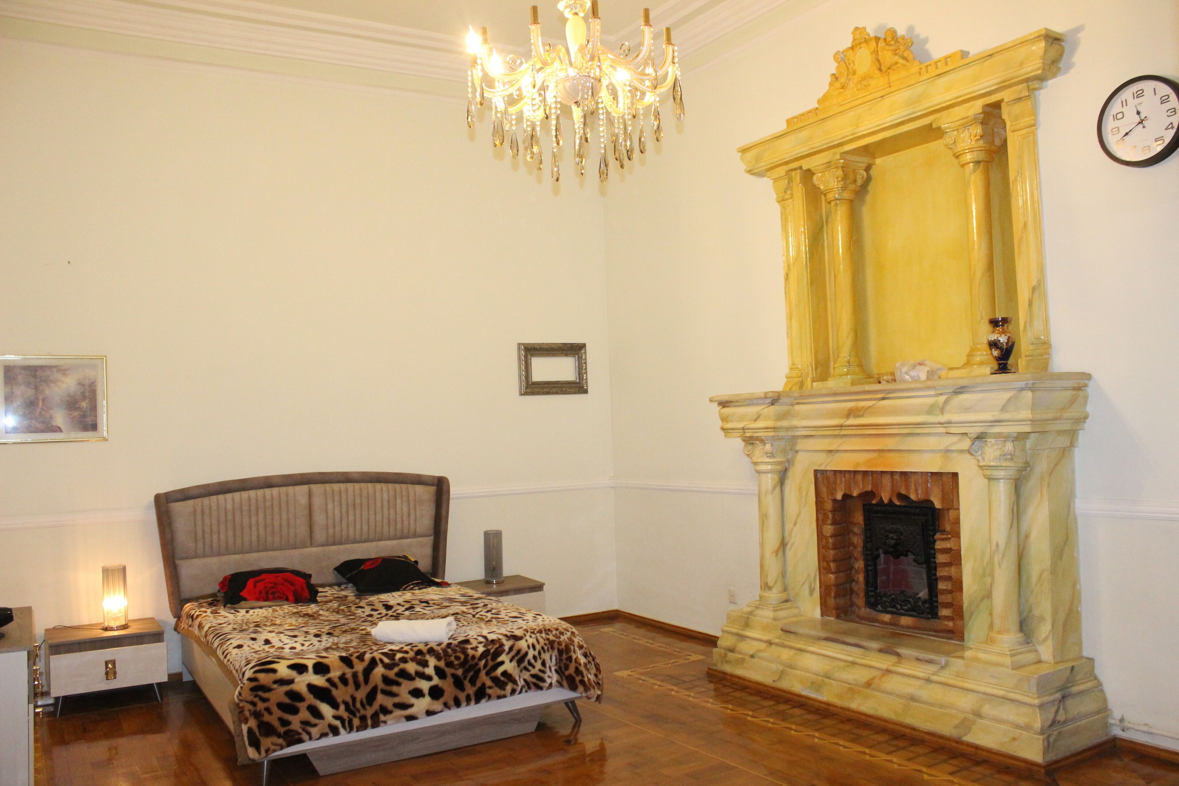 2 多间卧室、熨斗/熨衣板、WiFi、床单