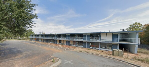 Exterior - Lamplighter Inn By OYO Charlotte Airport Area (Charlotte)