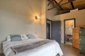 1 quarto, ferros/tábuas de passar roupa, Wi-Fi, roupa de cama