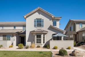 Townhome, 4 Bedrooms | Exterior