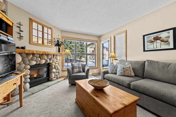 Living area - Crystal Forest #51 2 Bedroom Condo (Sun Peaks)