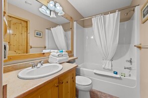 Bathroom - Crystal Forest #51 2 Bedroom Condo (Sun Peaks)