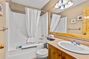 Bathroom - Crystal Forest #51 2 Bedroom Condo (Sun Peaks)