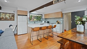 Fridge, microwave, stovetop, coffee/tea maker - Basecamp Sawmill - A Perfect Country Cottage (Sawmill Settlement)