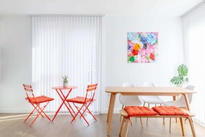 Basic Apartment | Dining