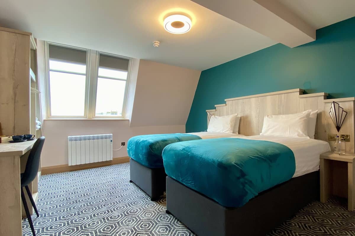 Twin Room (classic twin)
