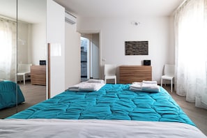 1 bedroom, iron/ironing board, travel crib, WiFi - House in the historic center near the port (Trapani)