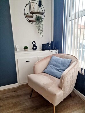 Basic House | Interior - Fantastic Home! Football Fans -5 min to Stadium (Liverpool)