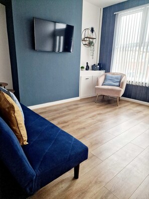 Living area - Fantastic Home! Football Fans -5 min to Stadium (Liverpool)