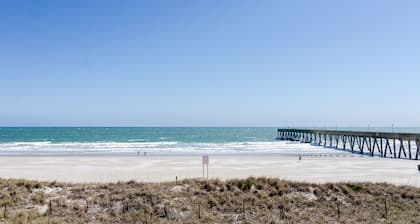 Luxurious Oceanfront Home w Infinity Pool & EV Chargers!