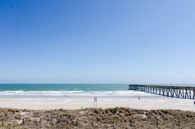 Luxurious Oceanfront Home w Infinity Pool & EV Chargers!