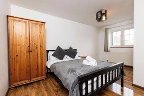 Hus | 2 soverom, strykejern/-brett, wi-fi (inkludert) og sengetøy