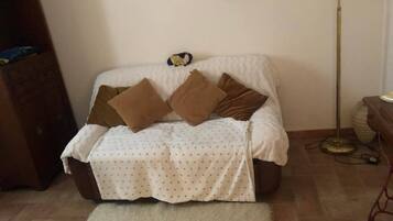 House, 3 Bedrooms, Smoking, Balcony | Lounge