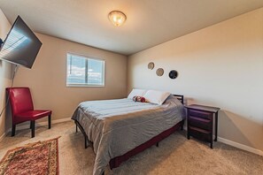3 bedrooms, iron/ironing board, free WiFi, bed sheets