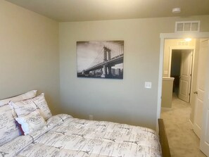 3 soverom, strykejern/-brett, wi-fi og sengetøy