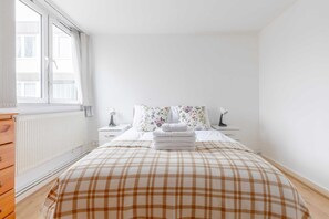 基本公寓 | 3 間睡房、手提電腦工作空間、熨斗/熨衫板、床單