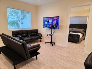 2 bedrooms, iron/ironing board, free WiFi, bed sheets