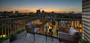 Apartment | Property grounds - Designer Penthouse Panoramic Views London 2 Beds (London)
