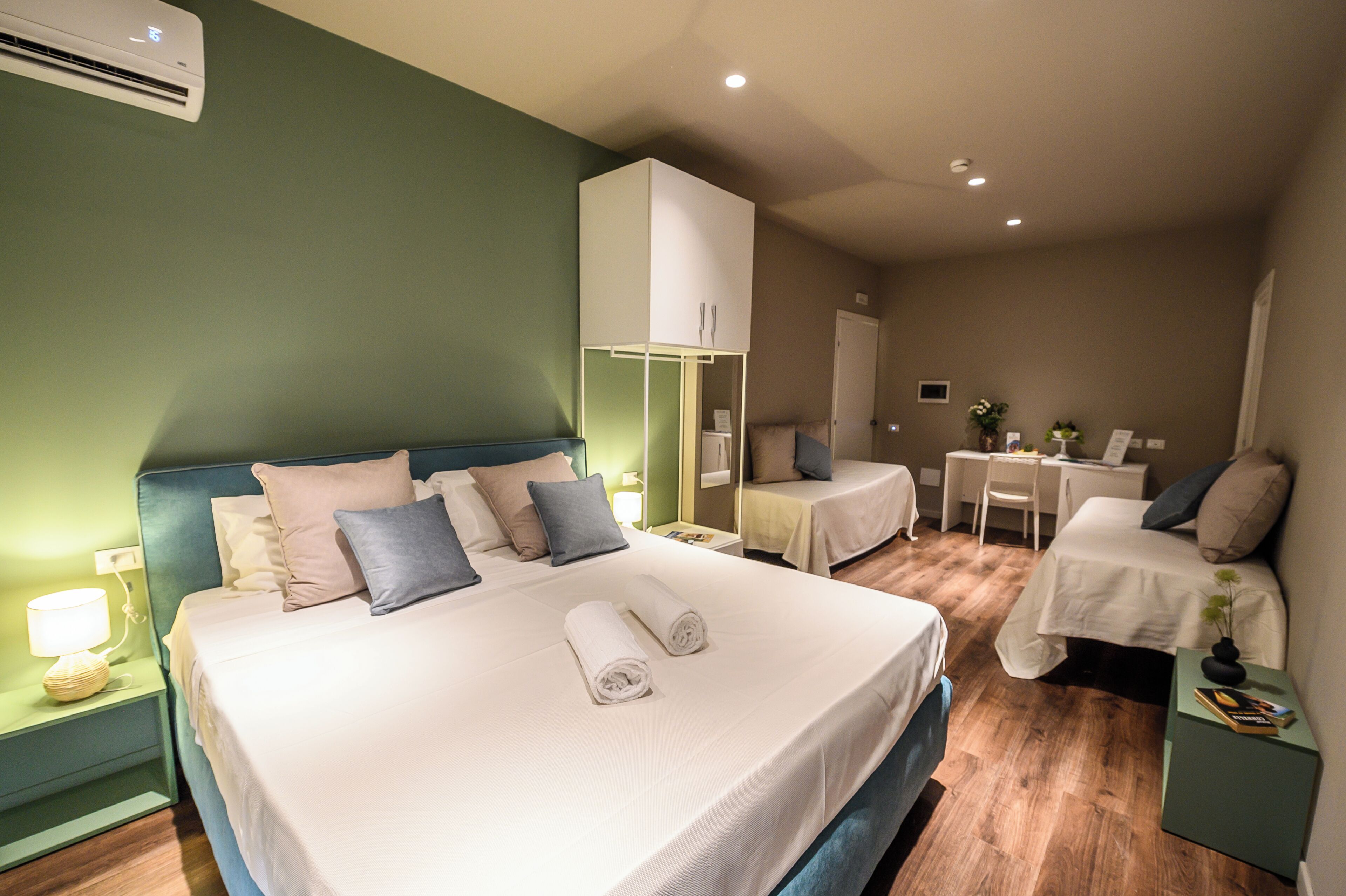 Deluxe vierpersoonskamer | Geluiddichte muren, gratis wifi